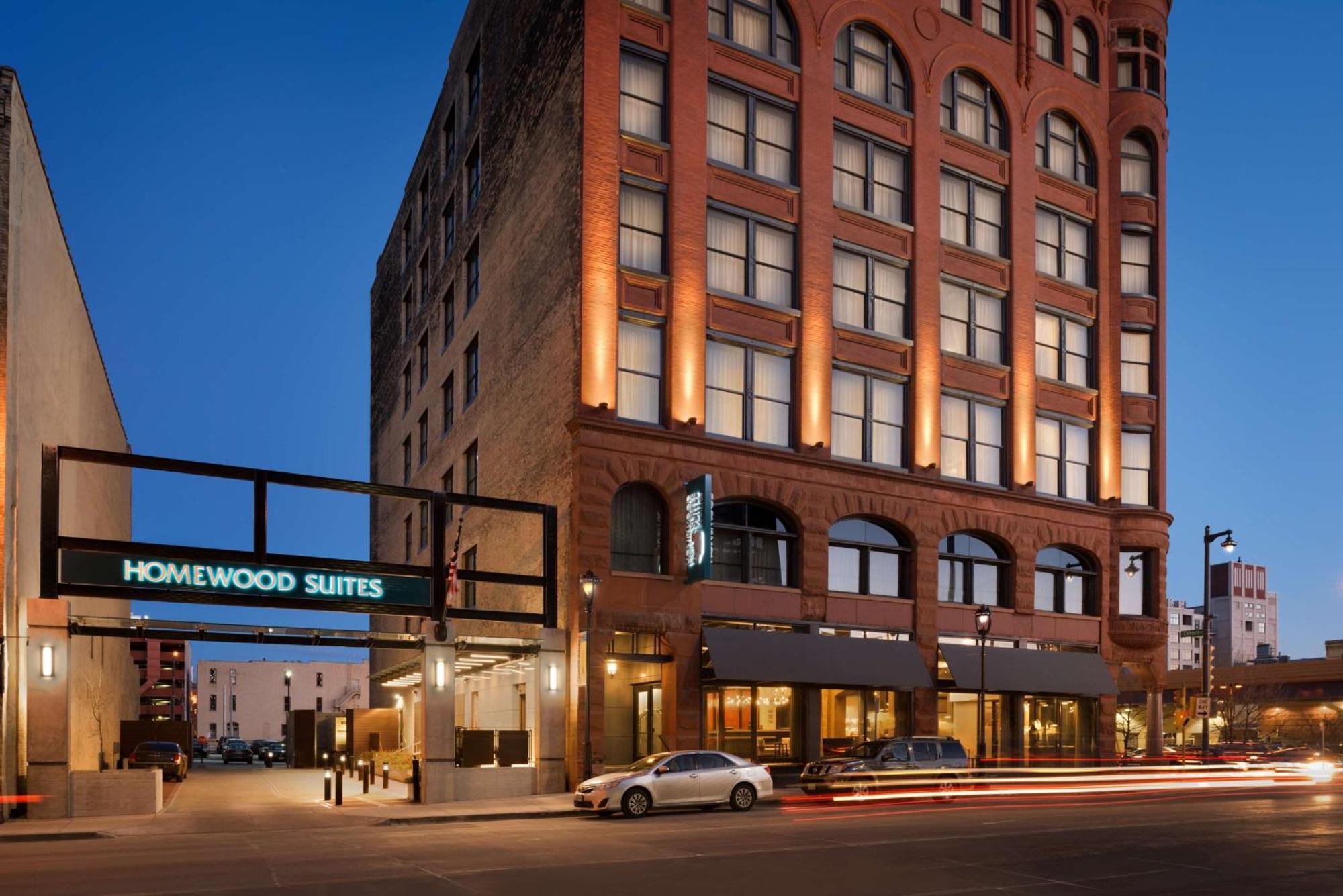 Homewood Suites By Hilton Milwaukee Downtown Exterior photo